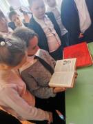 в галерею »